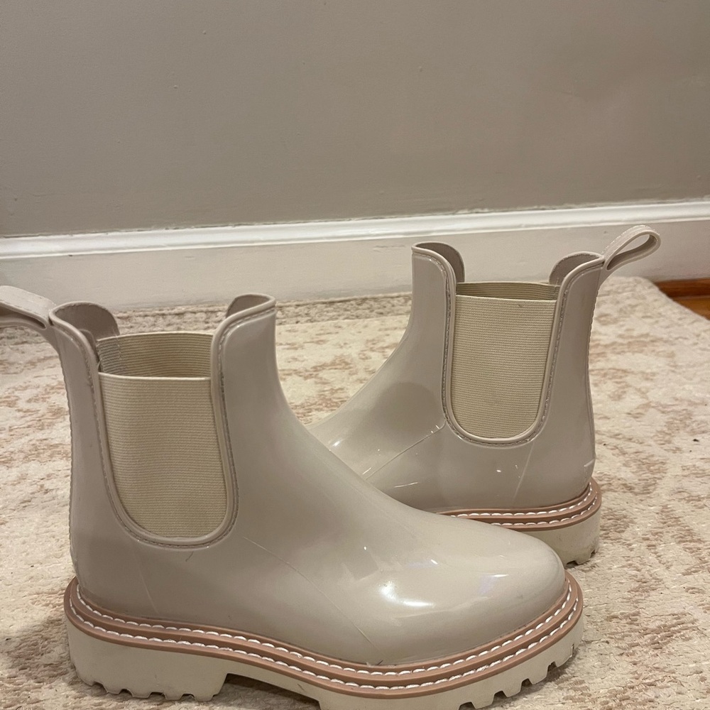 Dolce Vita Glossy Cream Boot